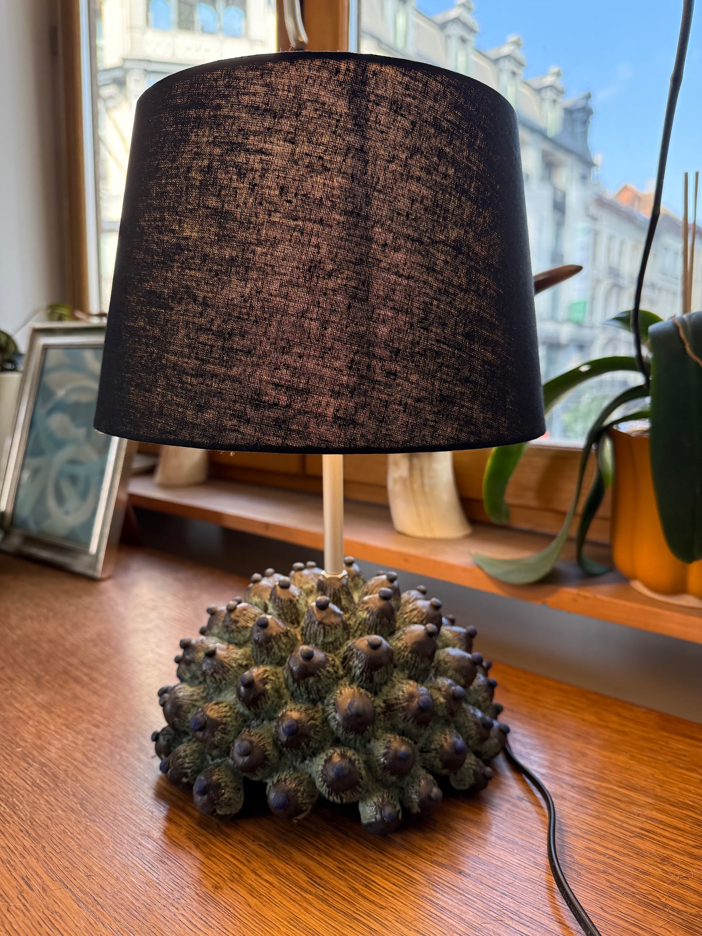 Titties table lamp