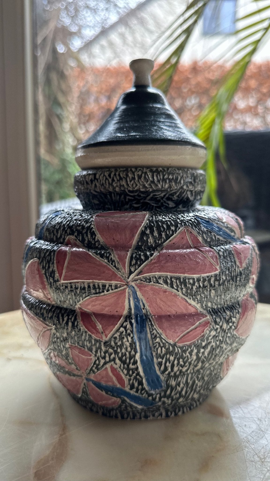 Flower power pot - Caimo Ceramics