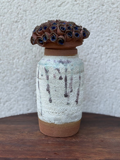 Pot in bloom - Caimo Ceramics