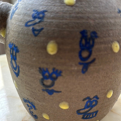 Smiling teapot - Caimo Ceramics